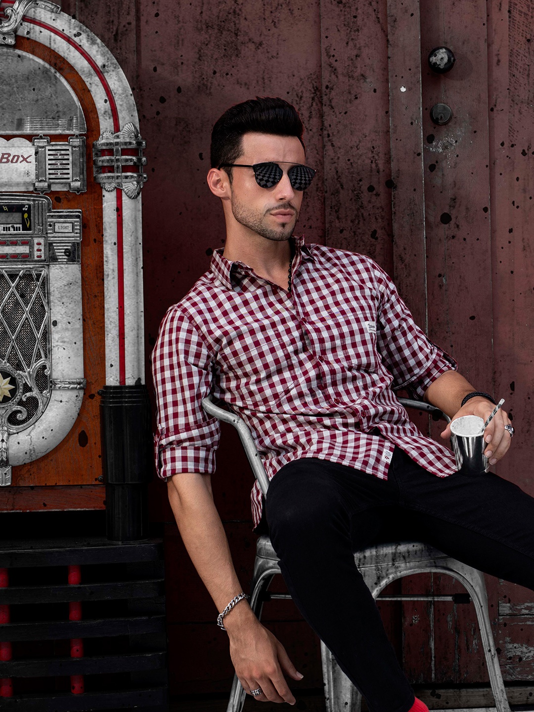 

Roadster Time Travlr Men Maroon & Off-White Checked Casual Shirt