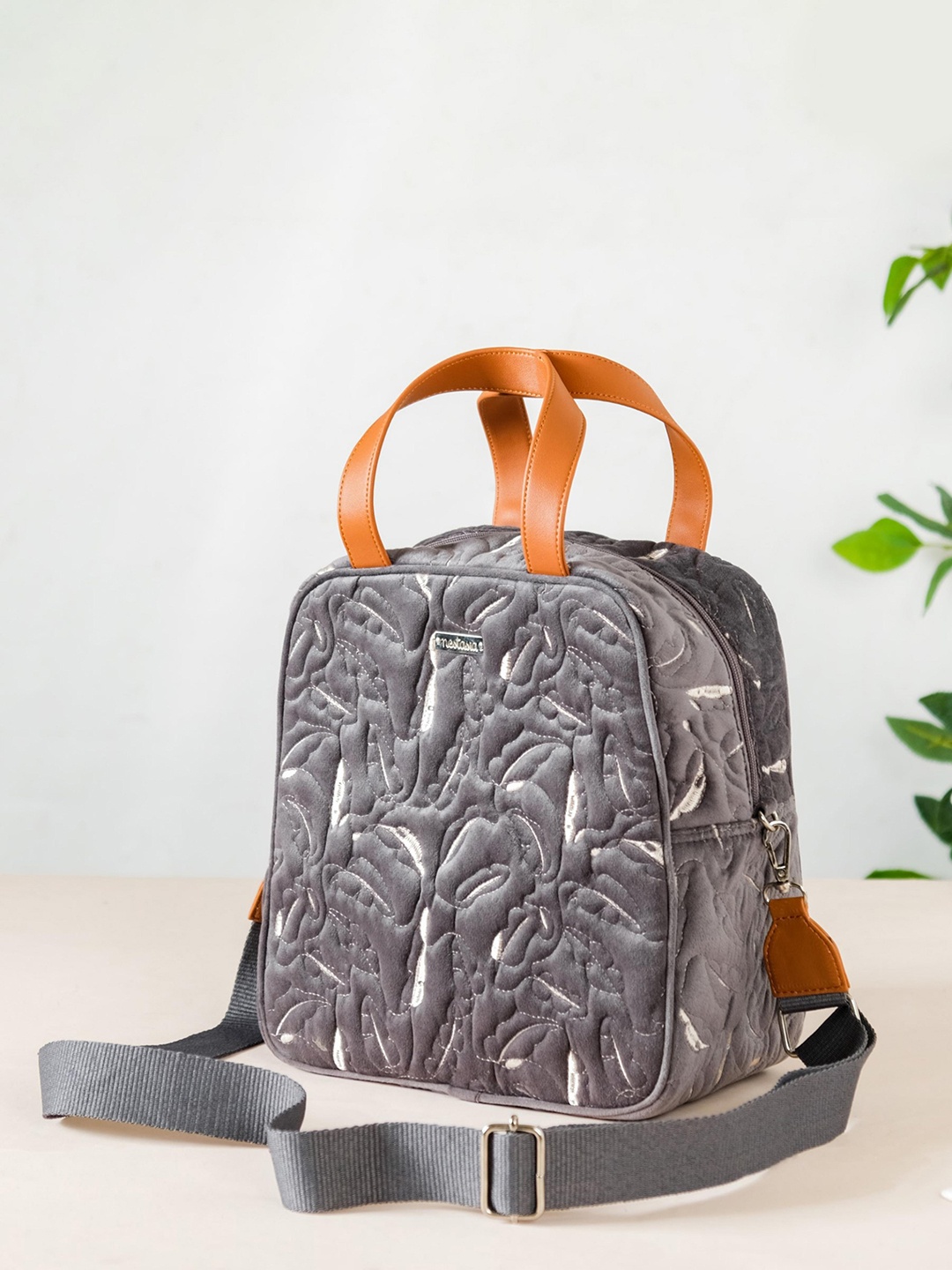

Nestasia Multipurpose Thermal Tiffin Bag, Grey