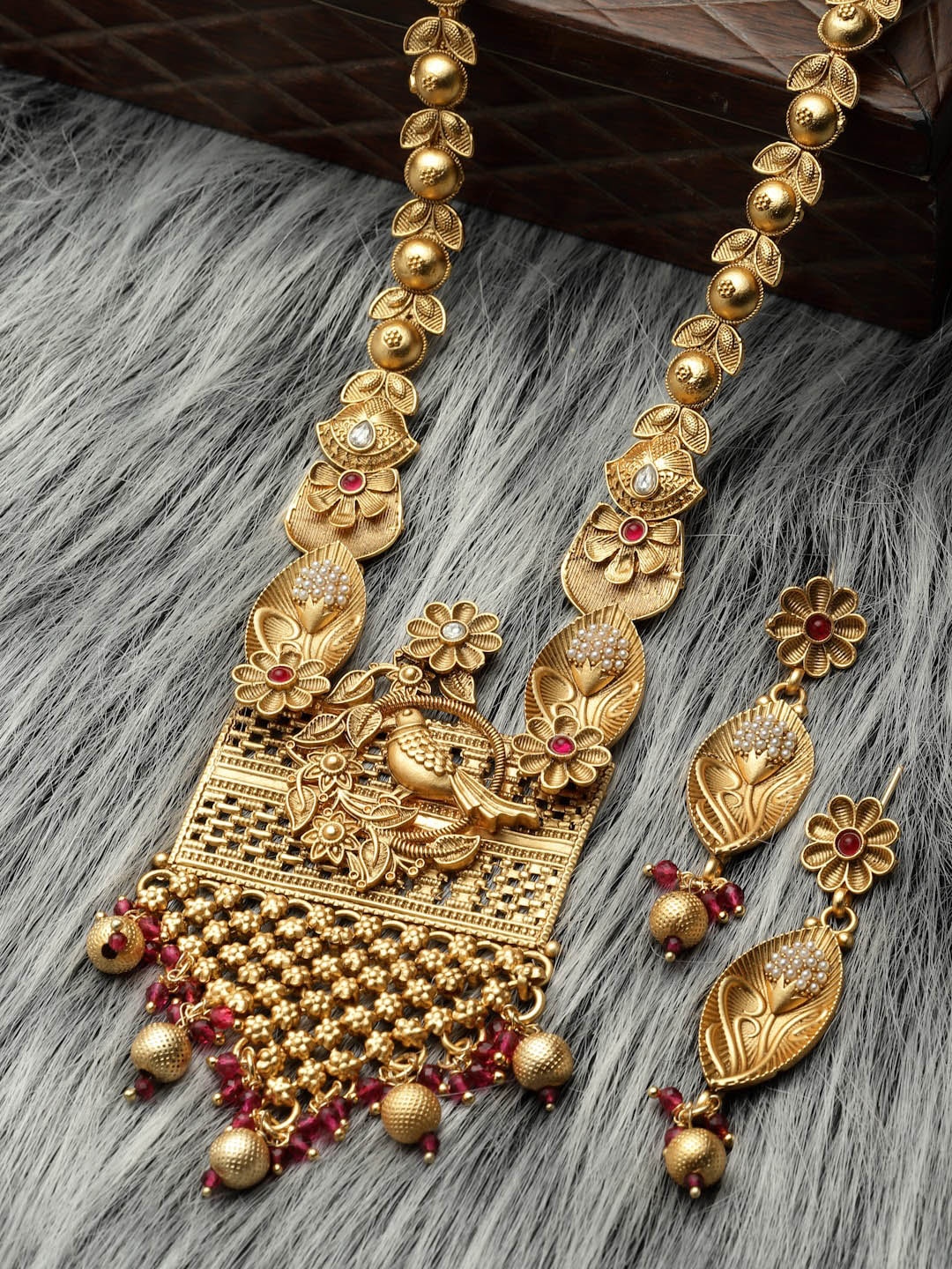 

Arrabi Gold-Plated Beaded Necklace & Earrings Set