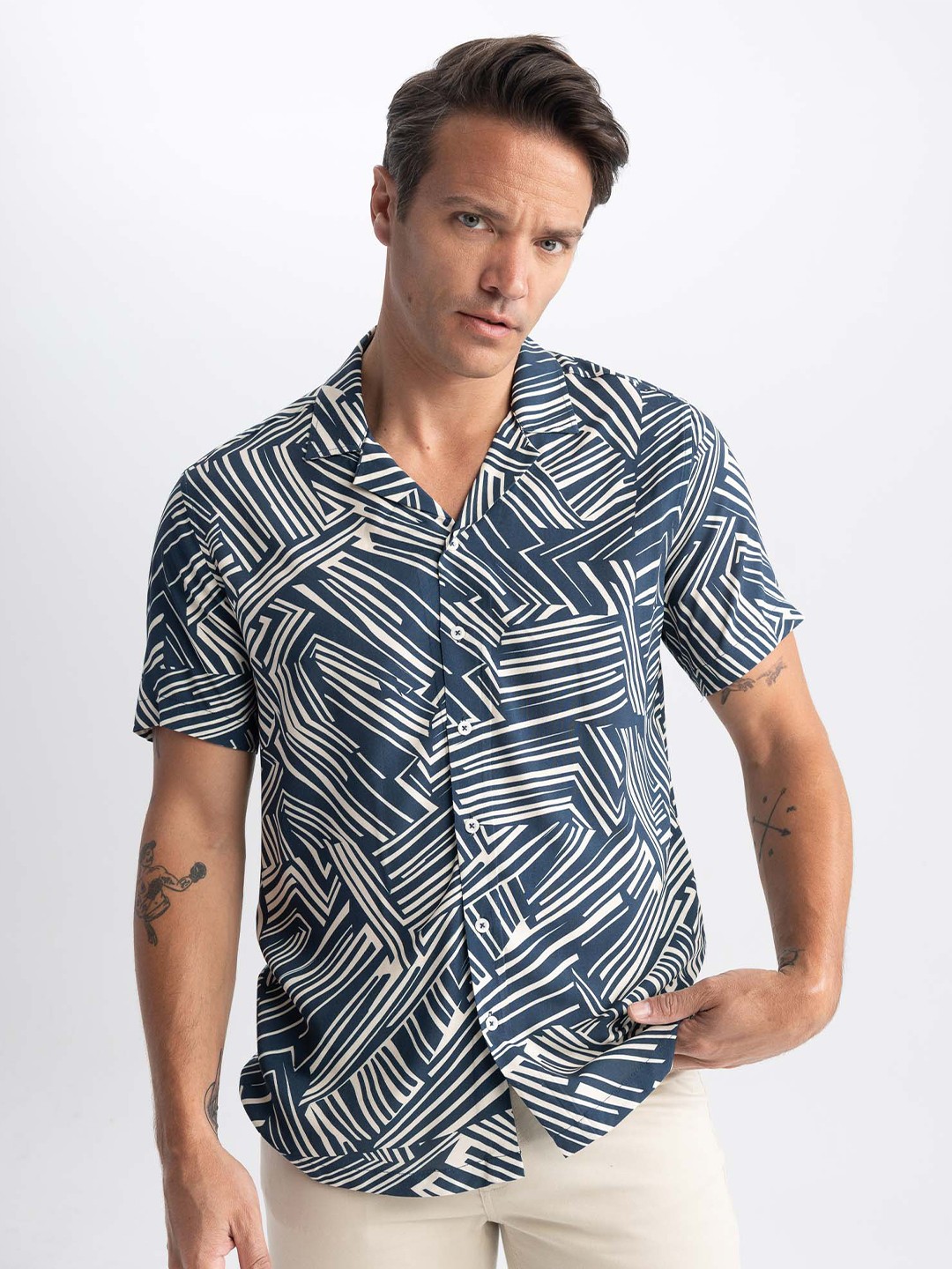 

DeFacto Opaque Abstract Printed Casual Shirt, Blue