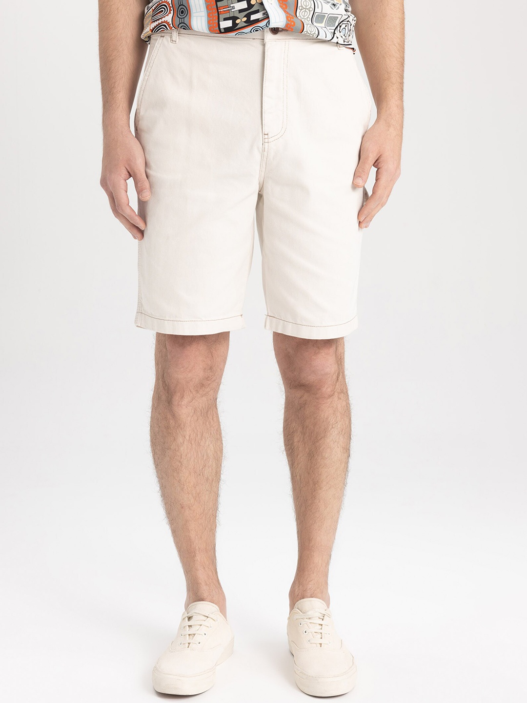 

DeFacto Men Mid-Rise Pure Cotton Shorts, Cream