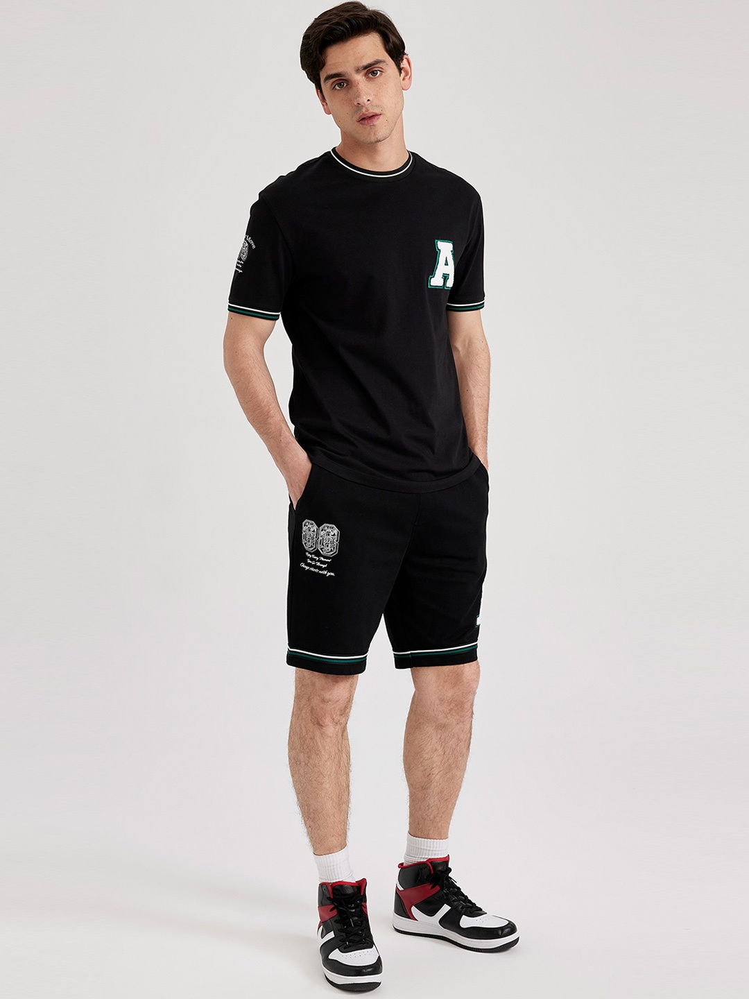 

DeFacto Men Sports Shorts, Black