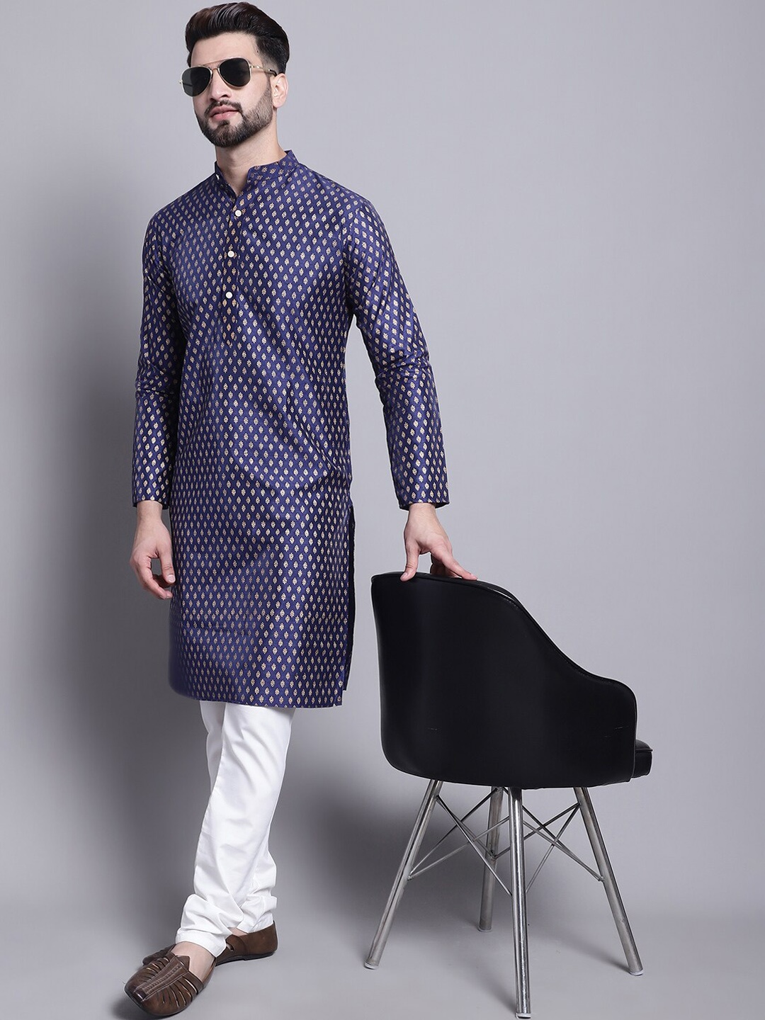 

SOJANYA Ethnic Motifs Printed Regular Kurta With Churidar, Navy blue