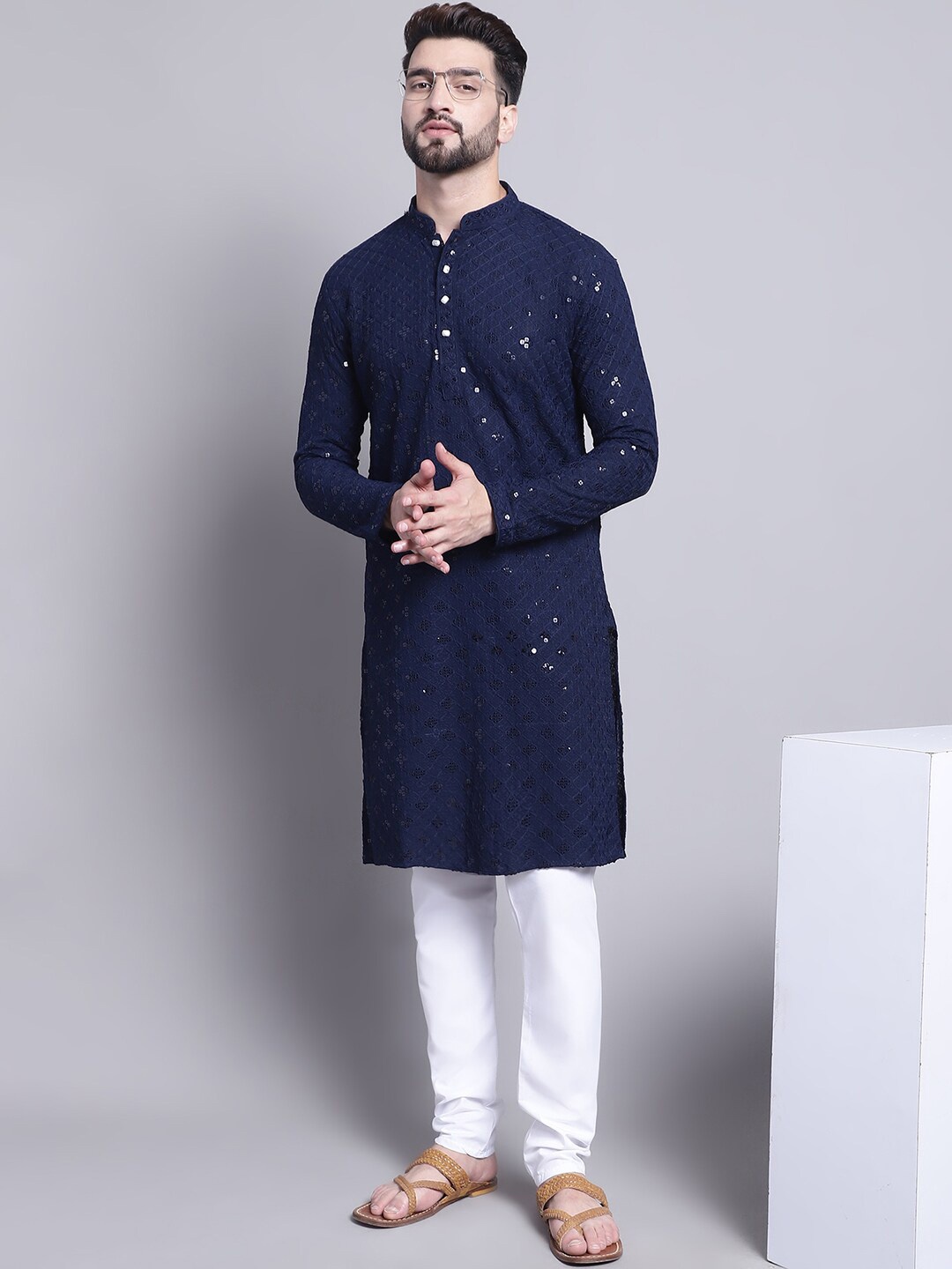 

SOJANYA Geometric Embroidered Pure Cotton Kurta With Churidar, Navy blue