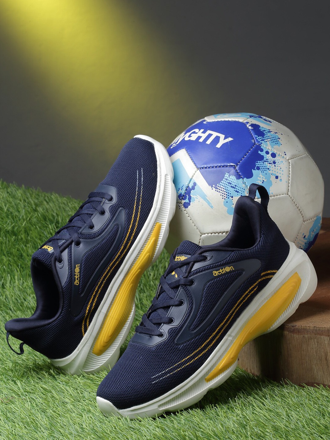 

Action Men Mesh Running Shoes, Navy blue