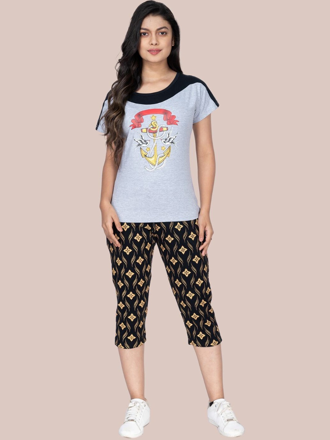 

StyleAOne Graphic Printed Pure Cotton T-shirt With Capris, Black