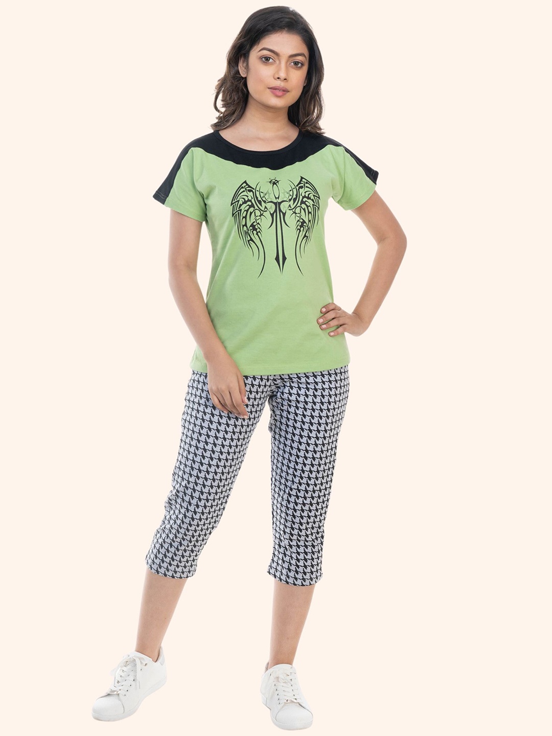 

StyleAOne Graphic Printed Pure Cotton T-shirt With Capris, Green