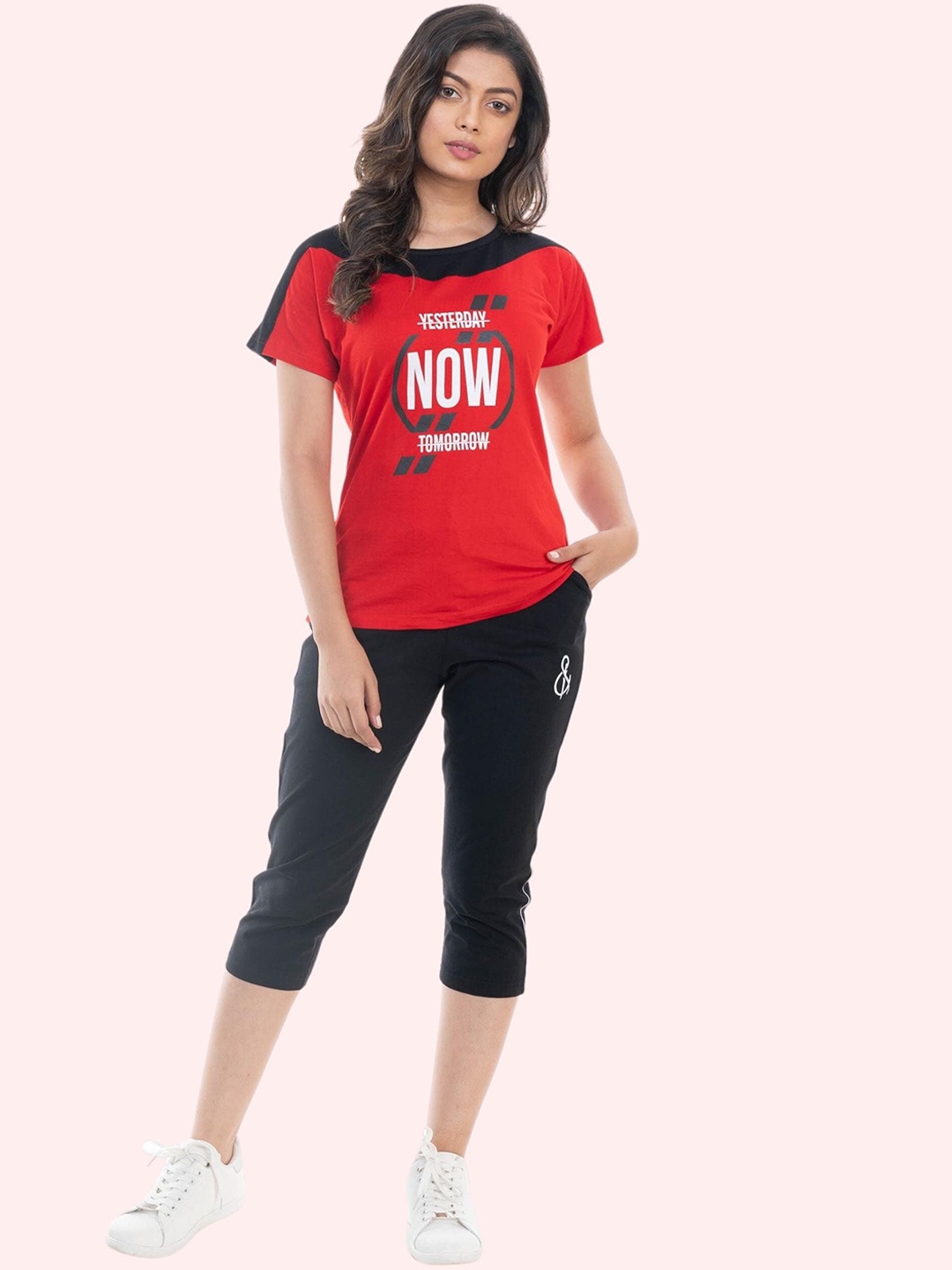 

StyleAOne Printed Sports T-Shirt With Capris, Red