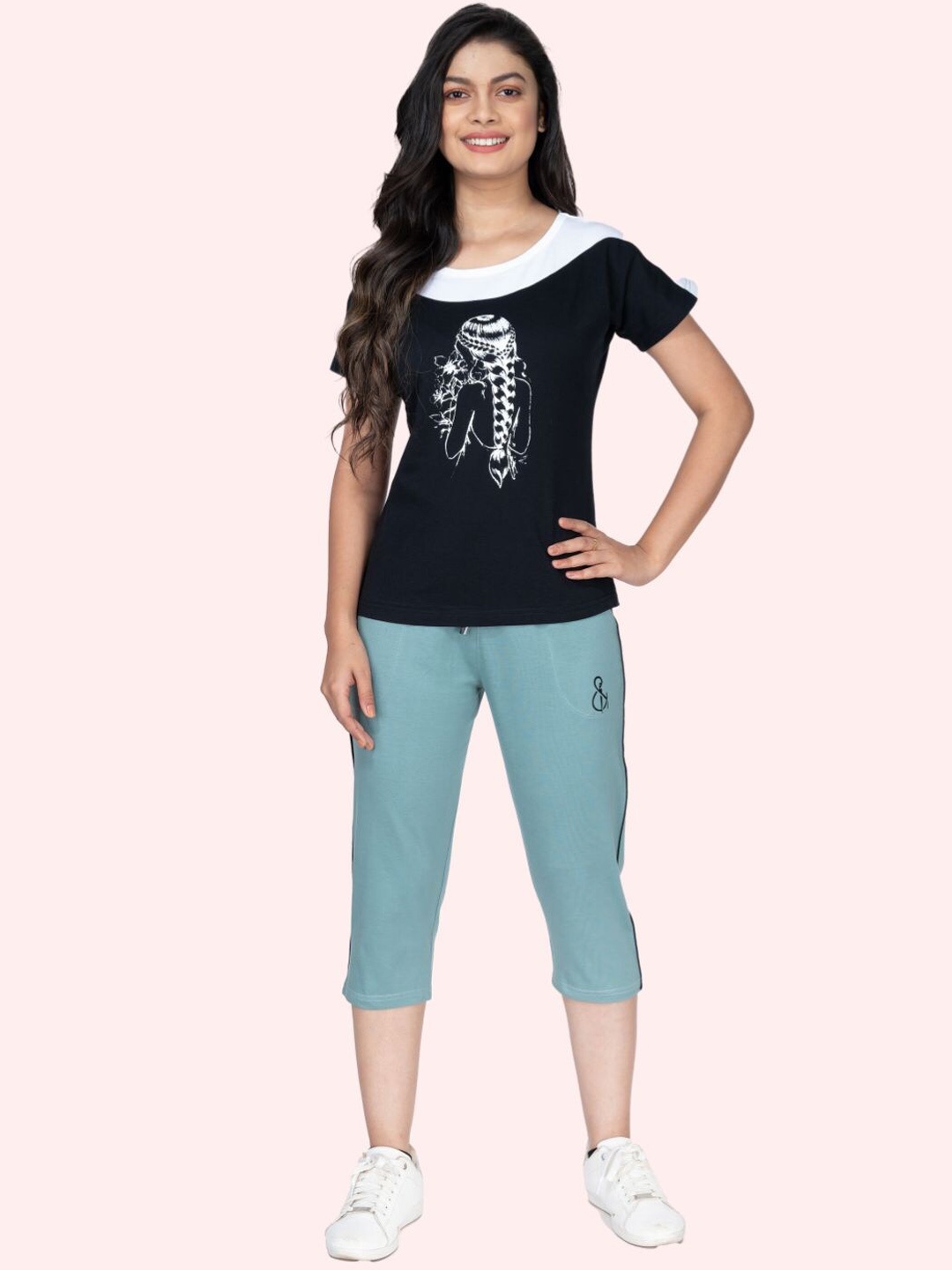 

StyleAOne Printed Sports T-shirt With Capris, Black