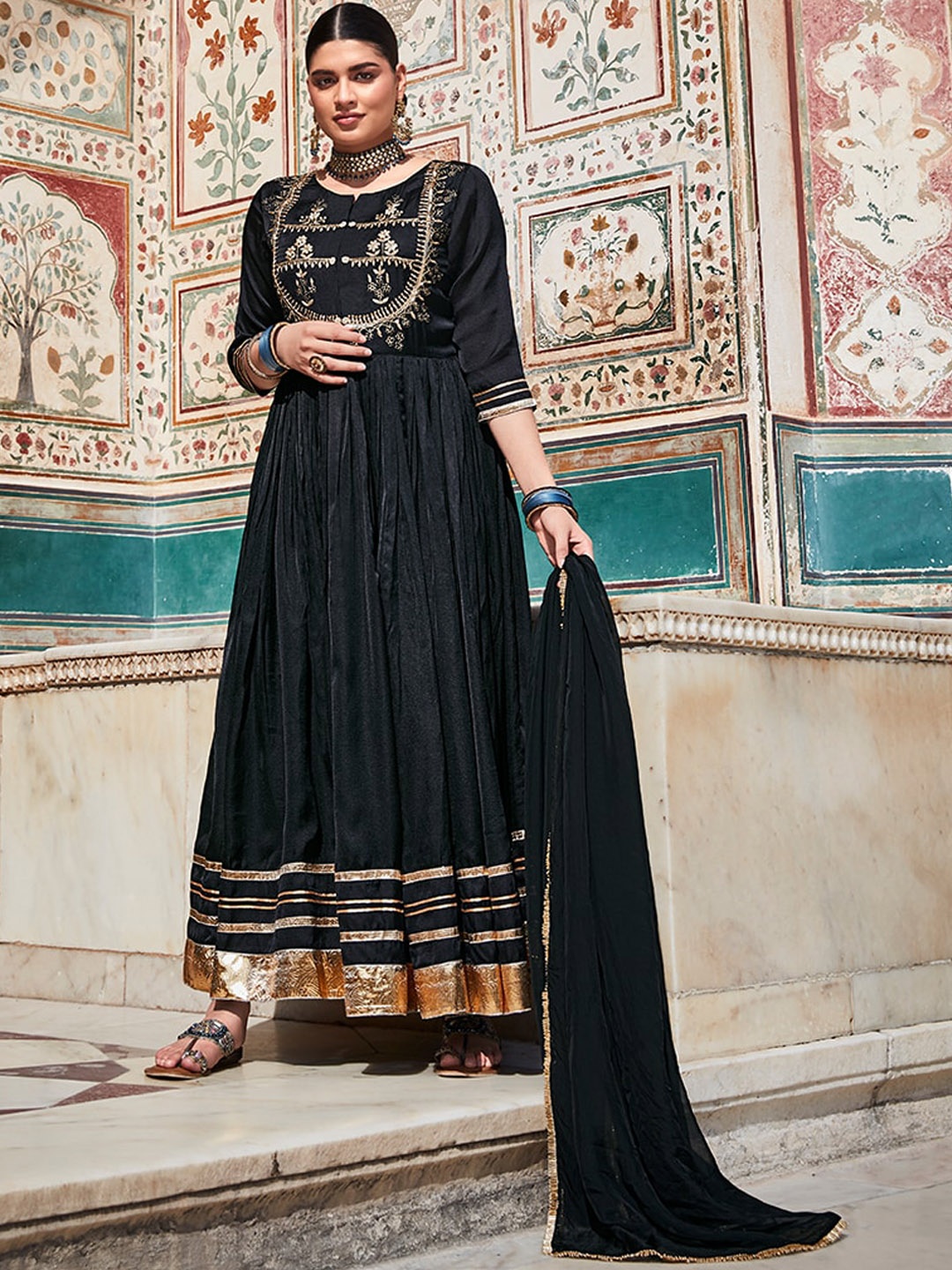 

Jaipur Kurti Black And Gold-Toned Embroidered Pleated Anarkali Kurta With Organza Dupatta