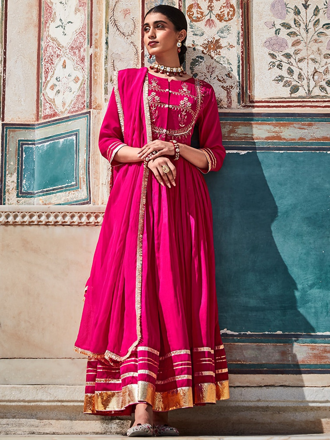 

Jaipur Kurti Pink And Gold-Toned Embroidered Pleated Anarkali Kurta With Organza Dupatta