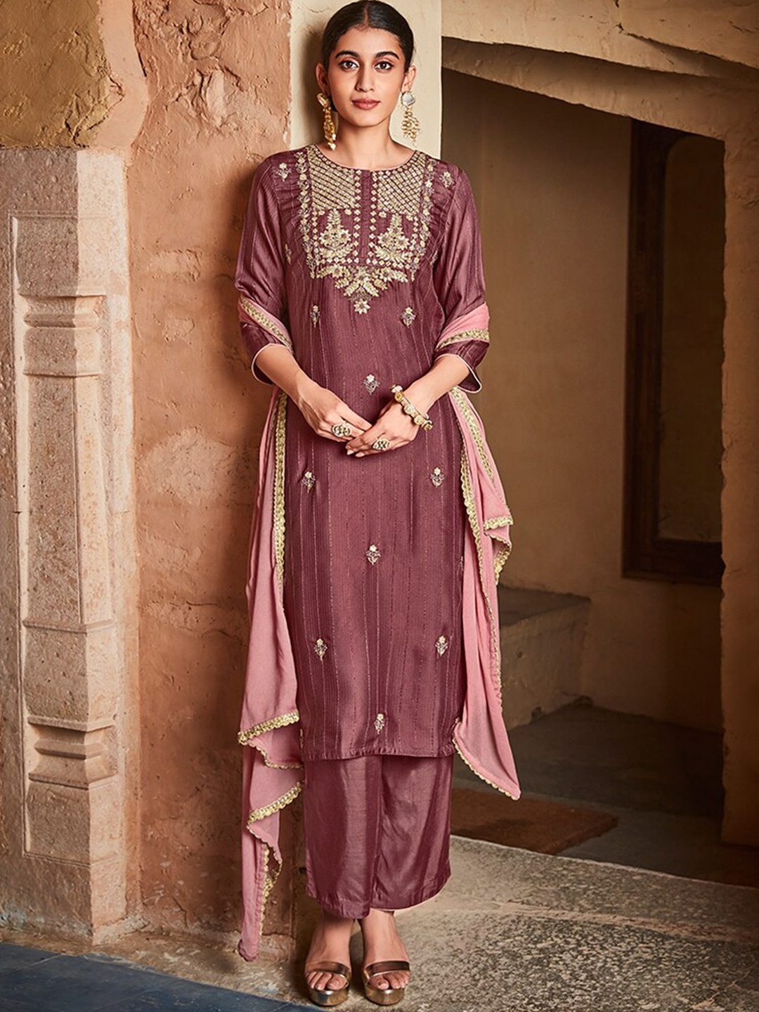 

Jaipur Kurti Mauve Ethnic Motifs Embroidered Zardozi Regular Kurta with Palazzos & Dupatta