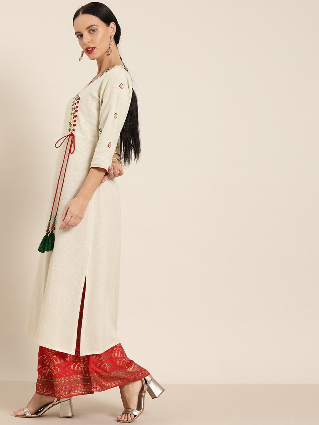 

Jaipur Kurti Embroidered A-Line Cotton Blend Angrakha Kurta, Off white