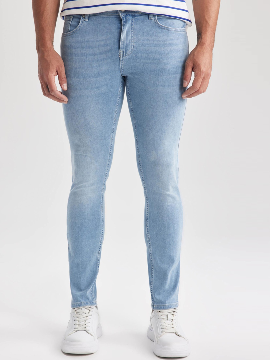 

DeFacto Men Mid Rise Jeans, Blue