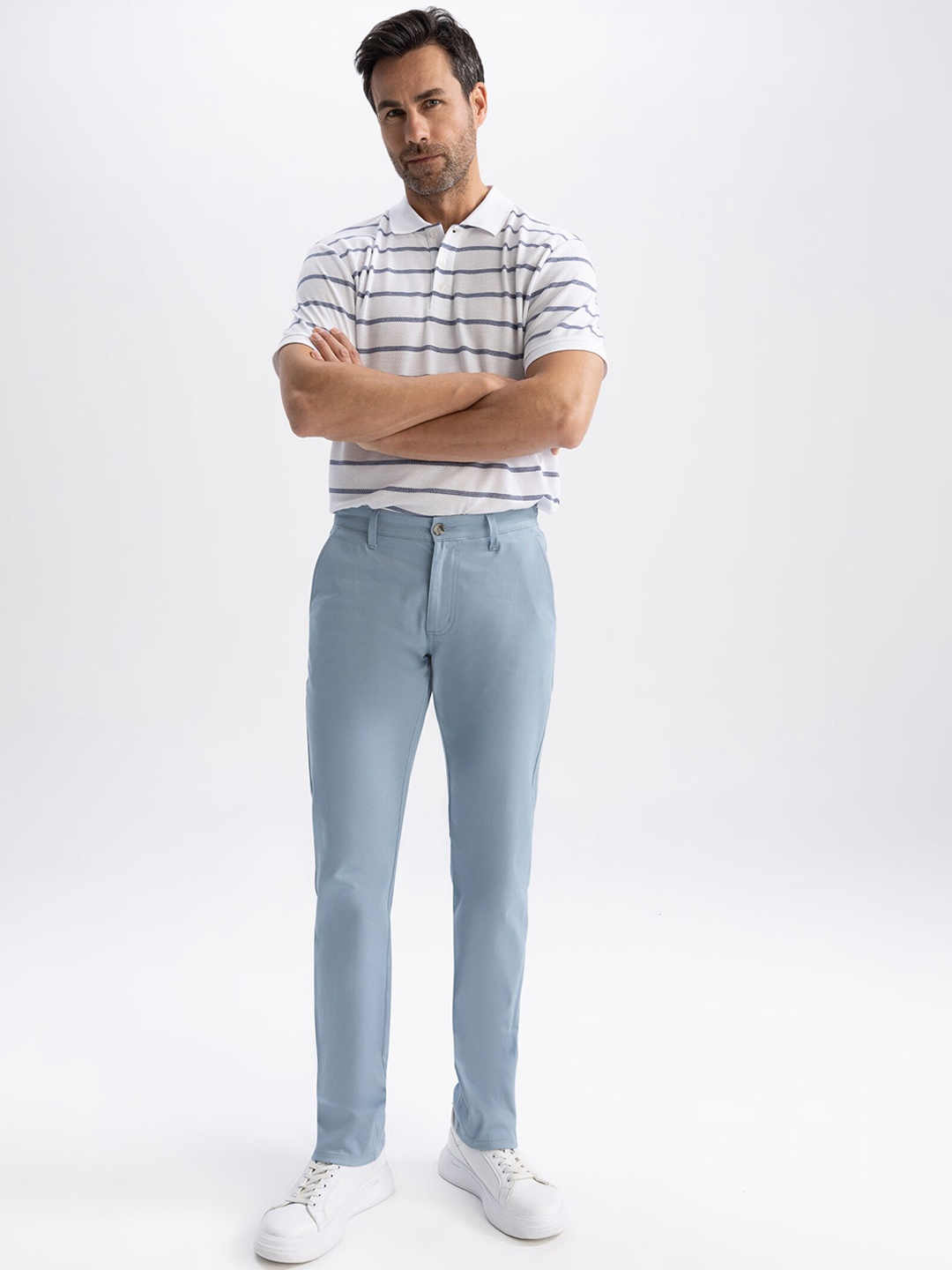 

DeFacto Men Mid Rise Plain Regular Trousers, Blue