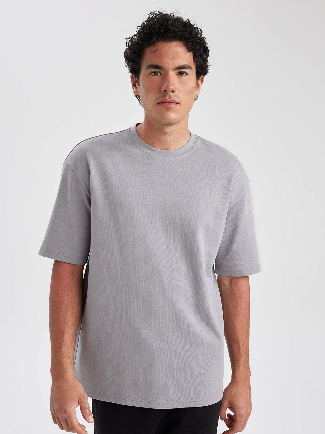 

DeFacto Round Neck Short Sleeves T-shirt, Grey