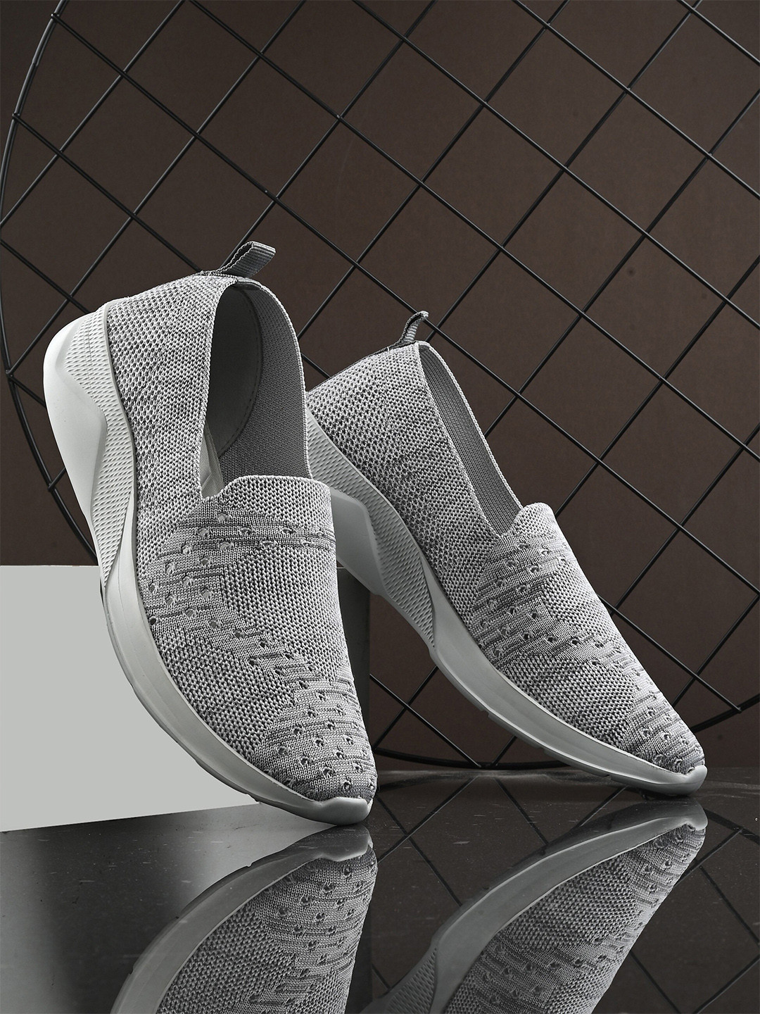 

HRX by Hrithik Roshan Women Grey Flyknit Technology Walking Shoes