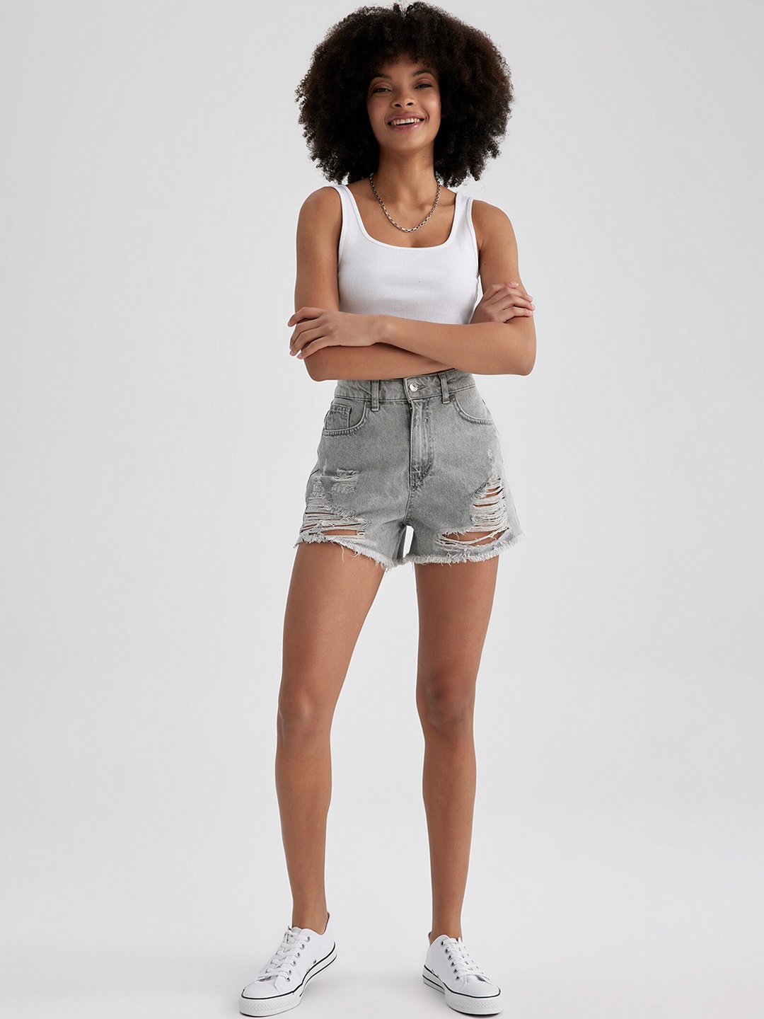 

DeFacto Women Distressed Pure Cotton Denim Shorts, Grey