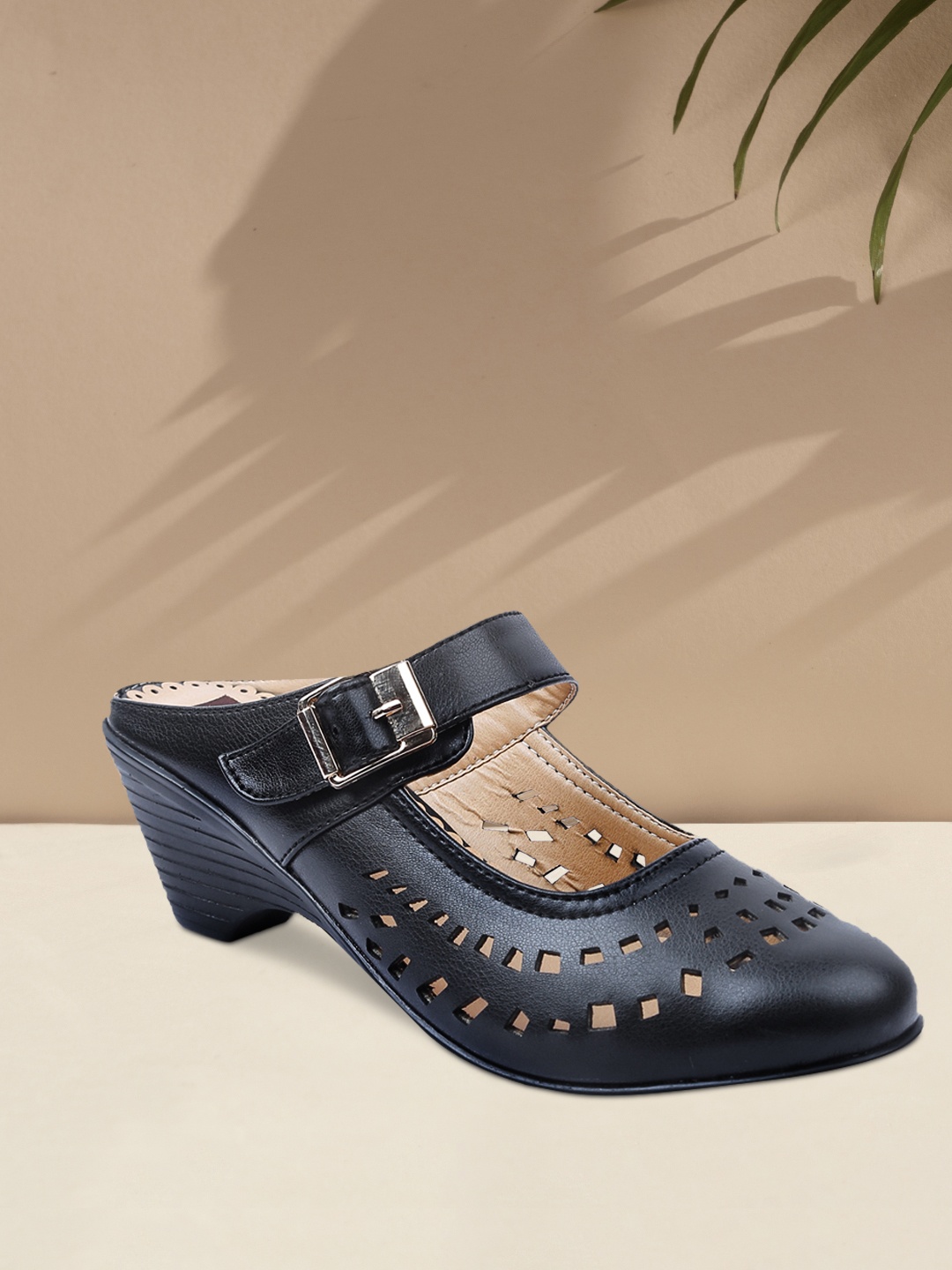 

VALIOSAA Women Black Solid Mary Janes