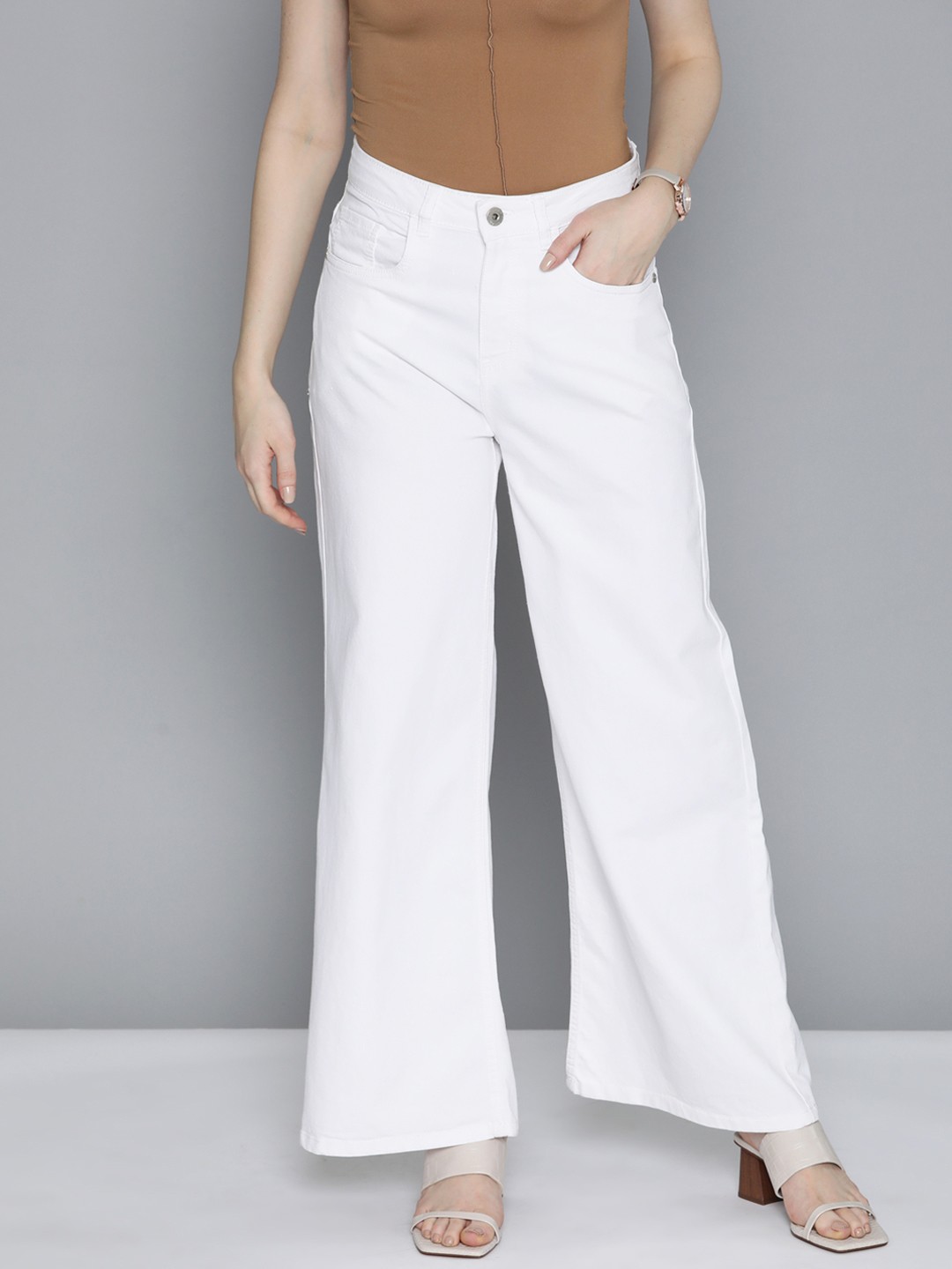 

Chemistry Women Wide Leg Stretchable Jeans, White