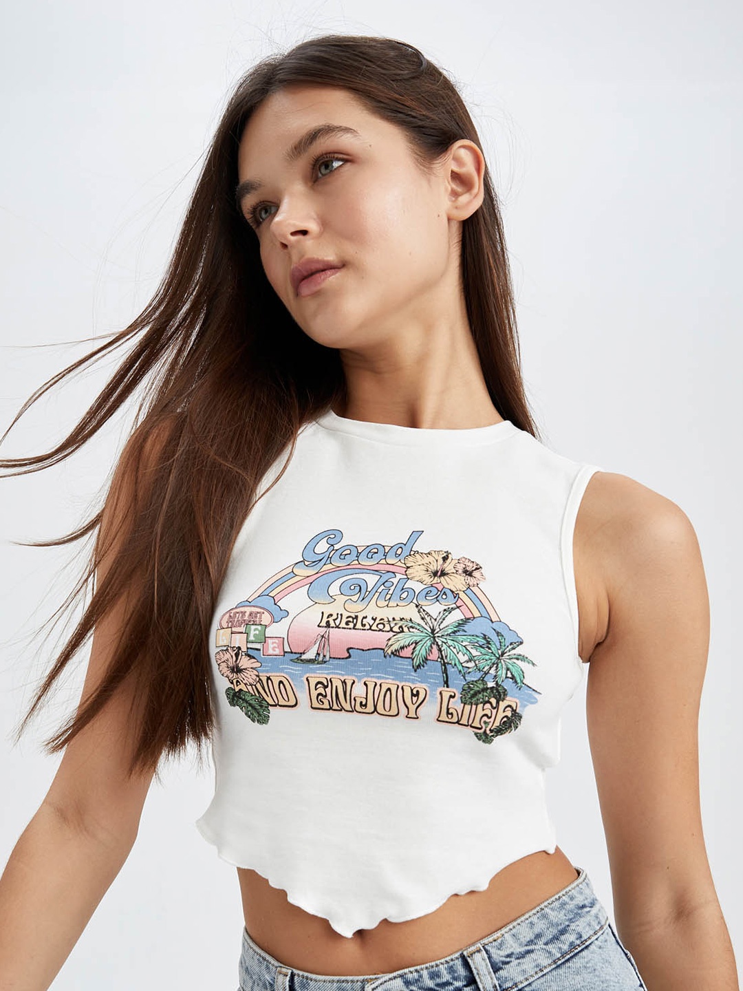 

DeFacto Round Neck Typography Printed Crop Top, White