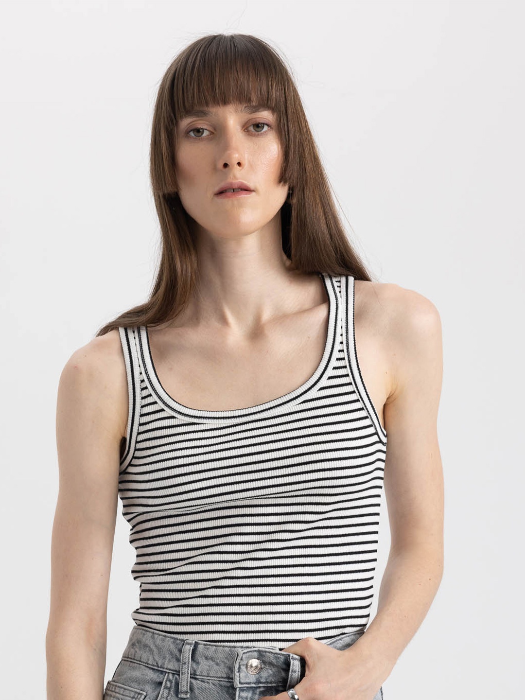 

DeFacto Striped Scoop Neck Tank Top, White