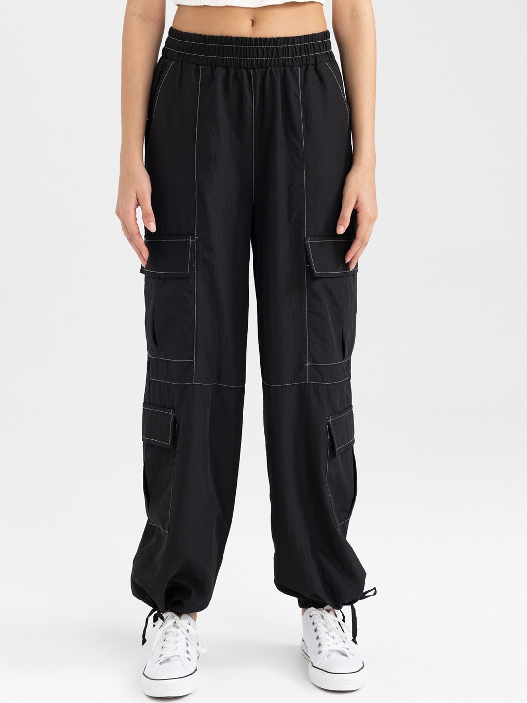 

DeFacto Women Mid Rise Plain Cargos, Black