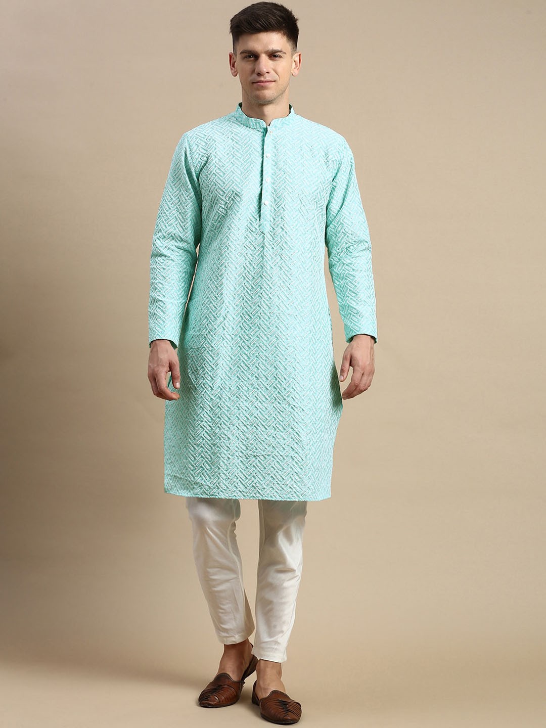

Amodh by Kisah Ethnic Motifs Embroidered Kurta With Trousers, Blue