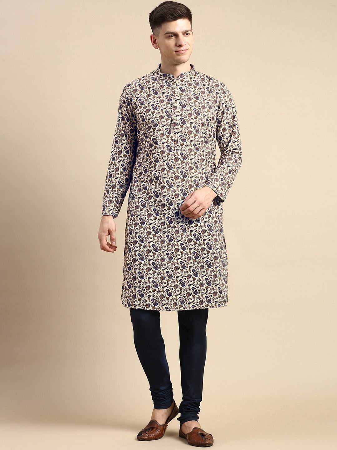 

Amodh by Kisah Floral Printed Regular Kurta with Churidar, Cream