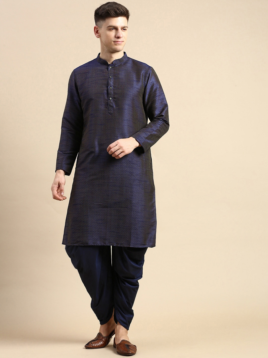 

Amodh by Kisah Geometric Woven Design Kurta With Dhoti Pants, Navy blue