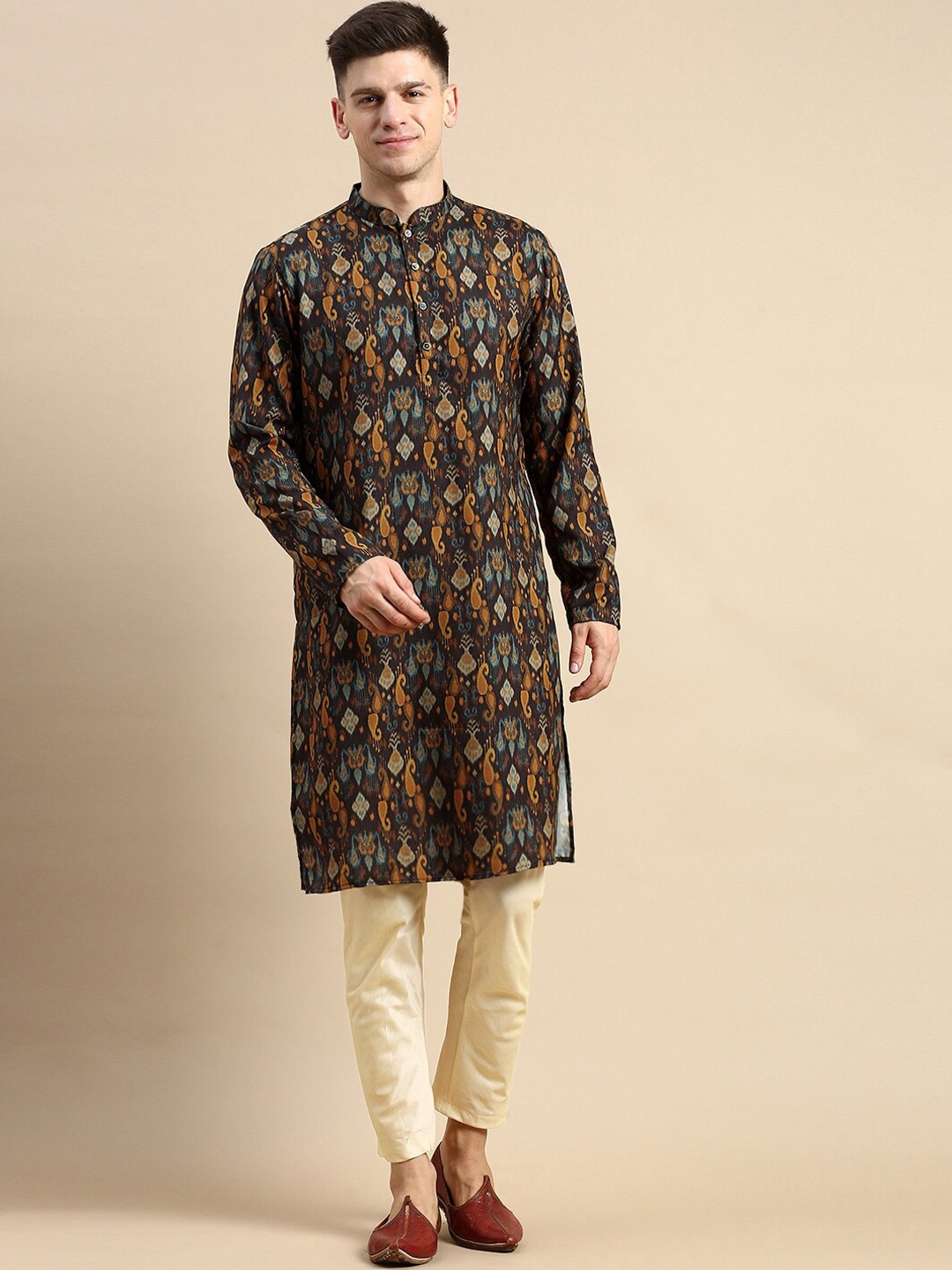 

Amodh by Kisah Paisley Printed Regular Kurta With Trousers, Brown