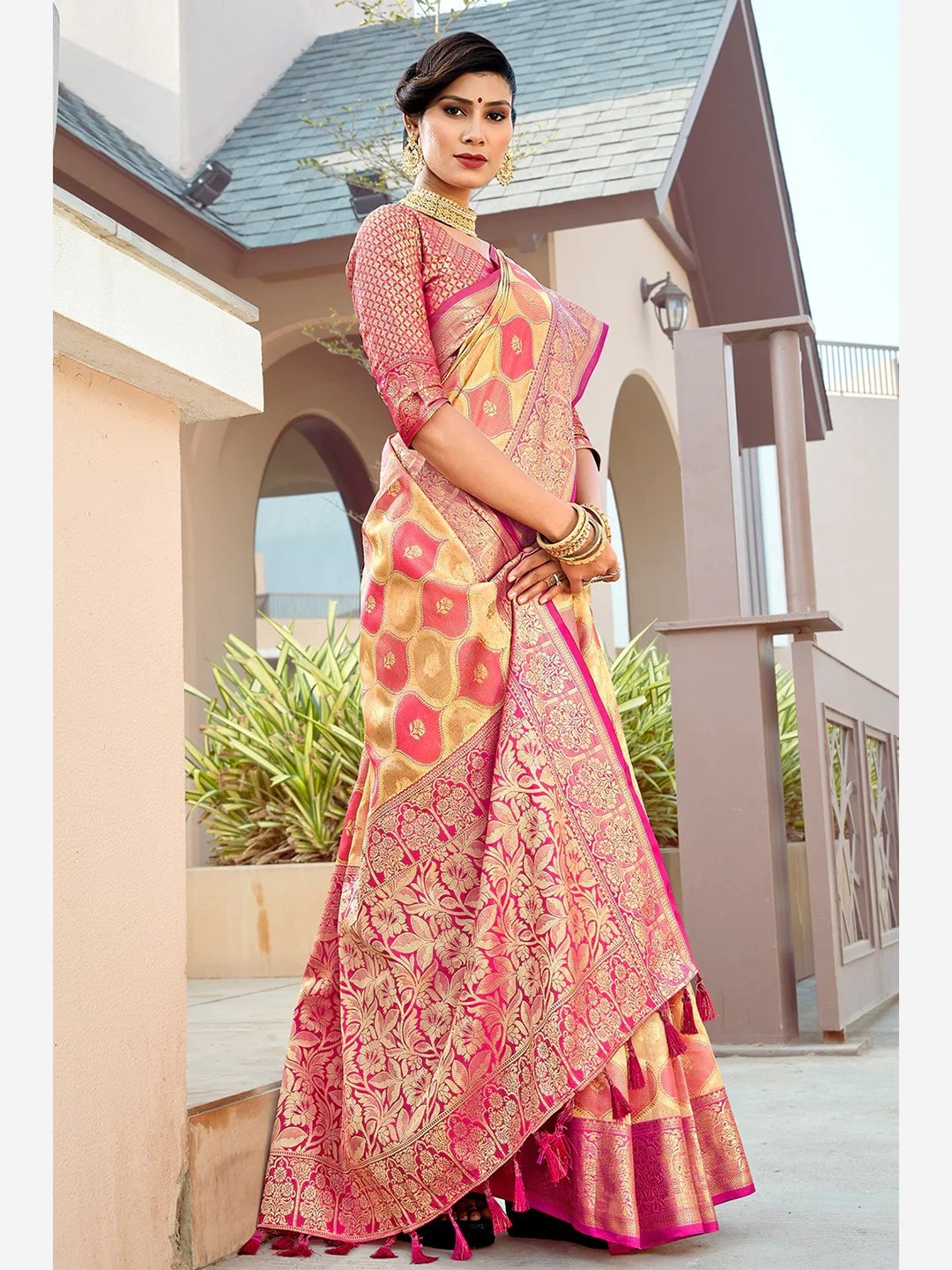 

Mitera Cream-Coloured & Red Woven Design Zari Banarasi Saree