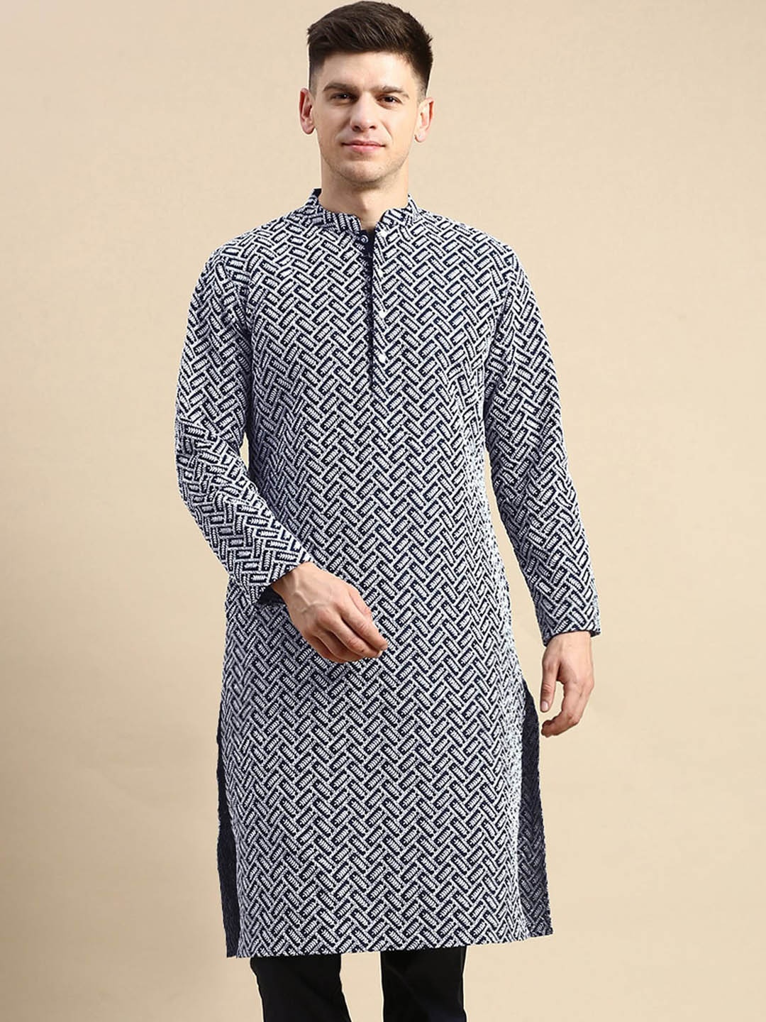 

Amodh by Kisah Geometric Embroidered Straight Cotton Kurta, Navy blue