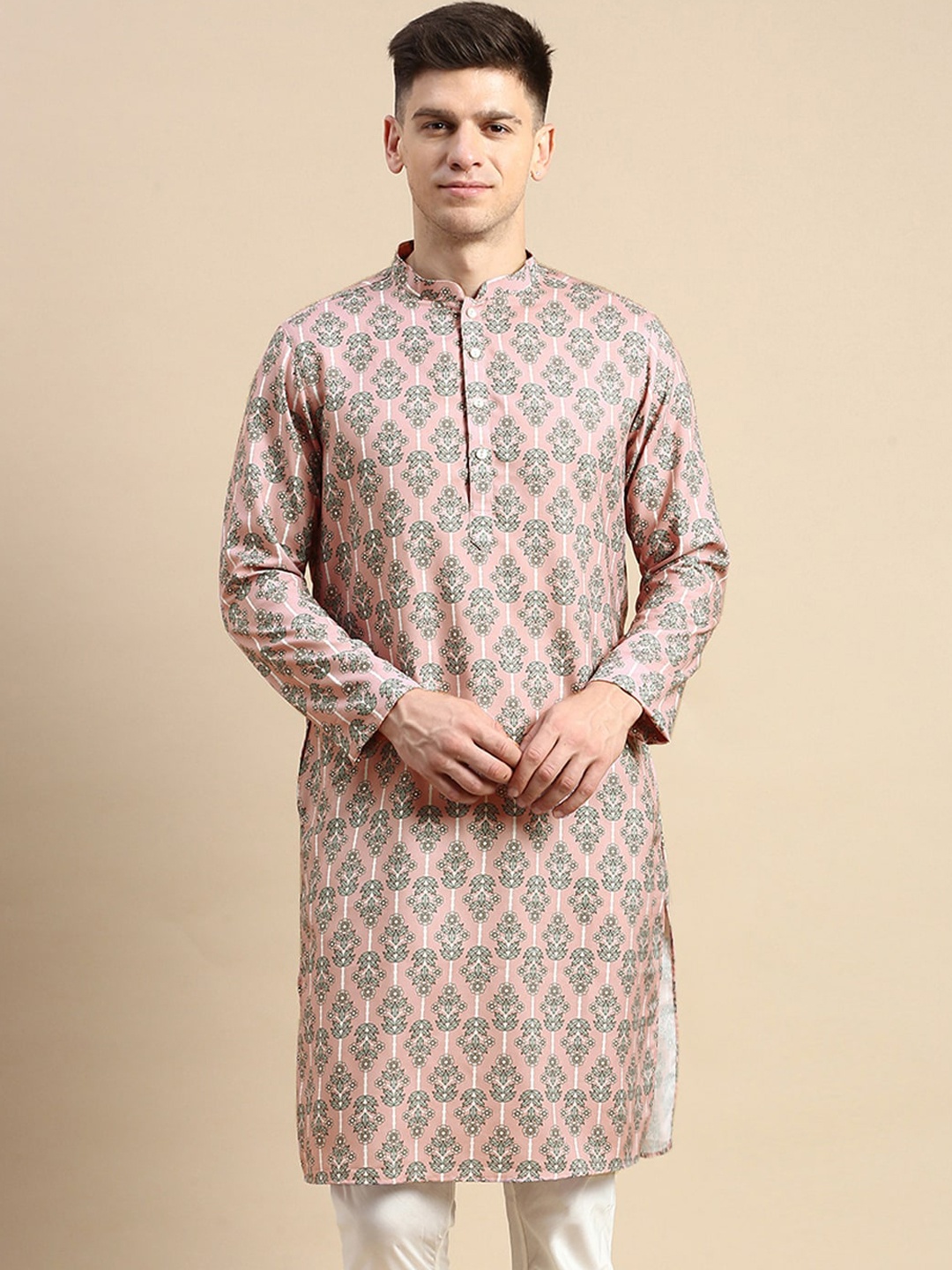 

Amodh by Kisah Floral Printed Mandarin Collar Kurta, Peach