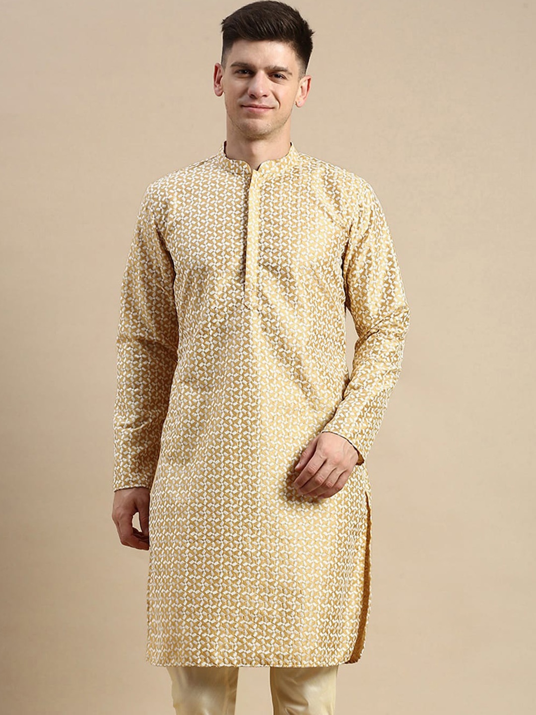 

Amodh by Kisah Men Embroidered Straight Kurta, Yellow