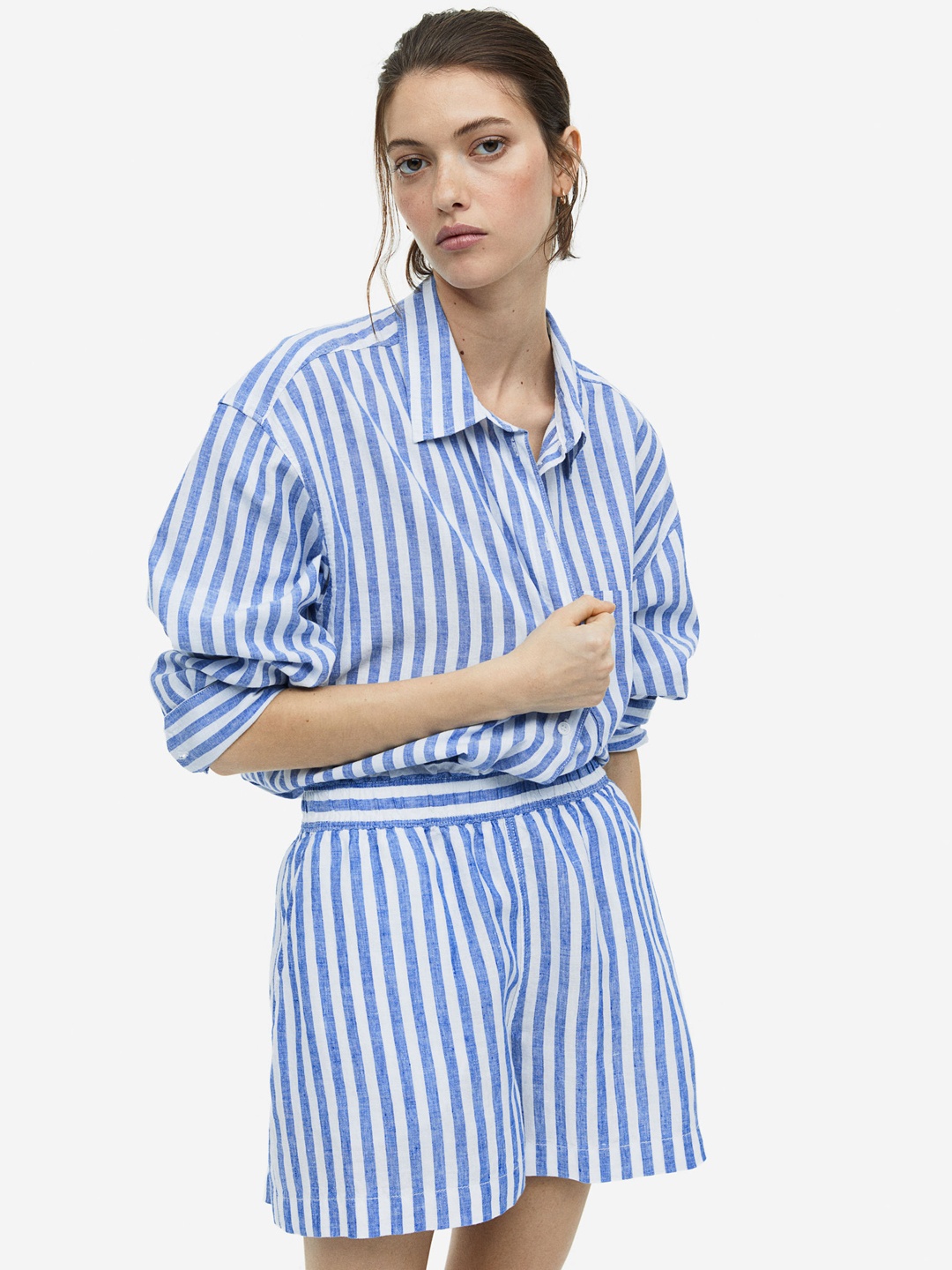 

H&M Women Pure Linen Shorts, Blue
