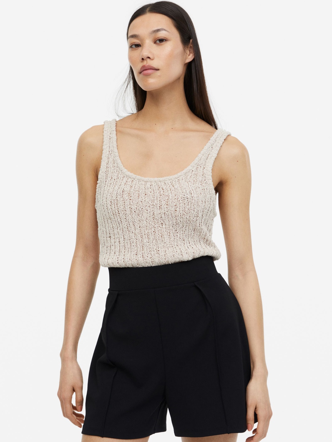 

H&M Women Pleat-Detail Shorts, Black