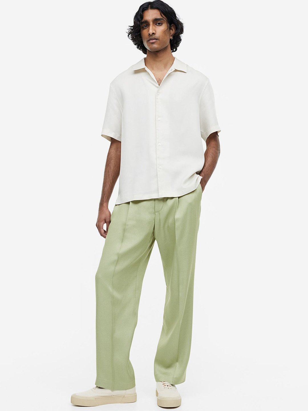 

H&M Men Relaxed Fit Lyocell Suit Trousers, Green