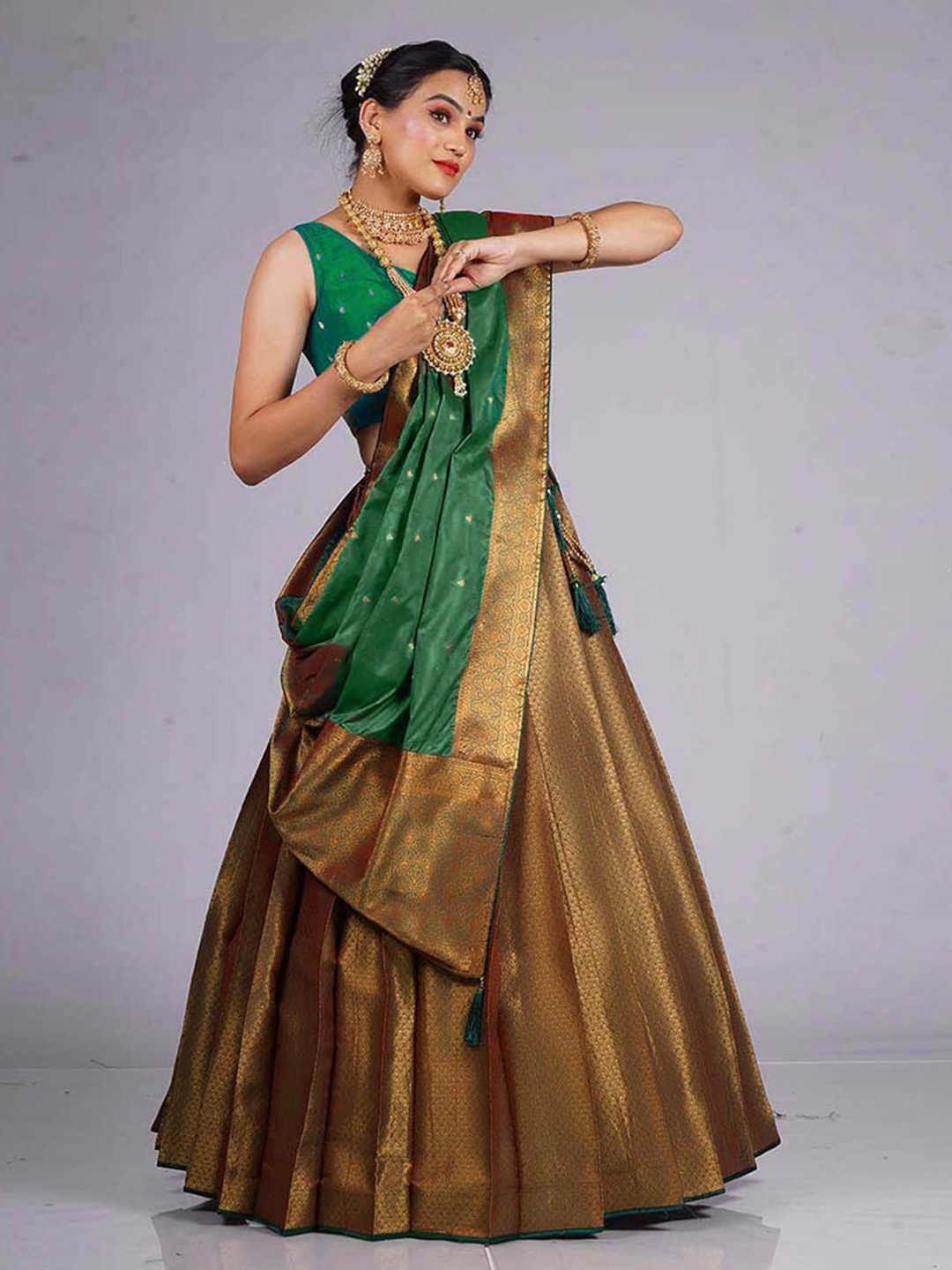 

HALFSAREE STUDIO Semi Stitched Lehenga & Blouse With Dupatta, Green