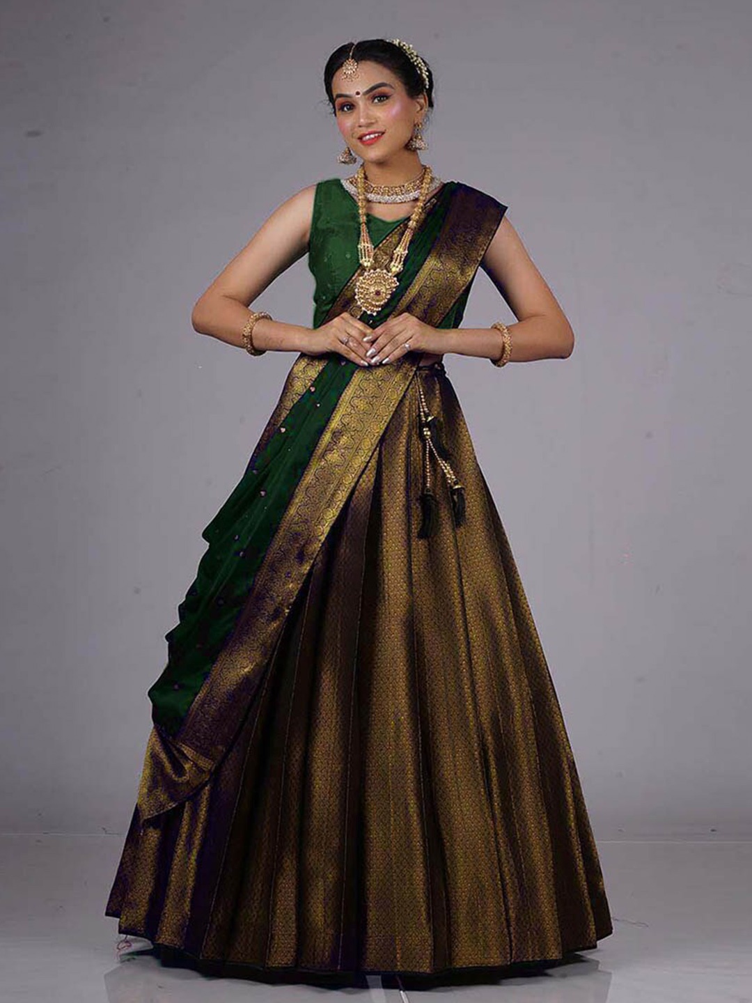 

HALFSAREE STUDIO Semi-Stitched Lehenga & Blouse With Dupatta, Green