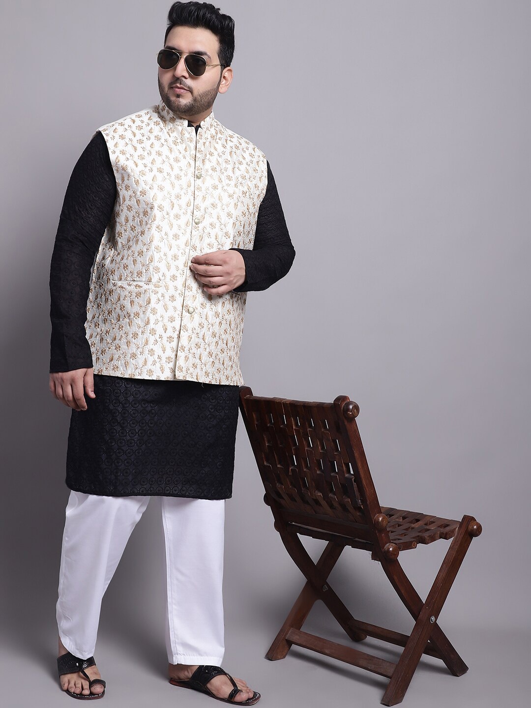 

SOJANYA PLUS Embroidered Regular Pure Cotton Kurta with Pyjamas, Black