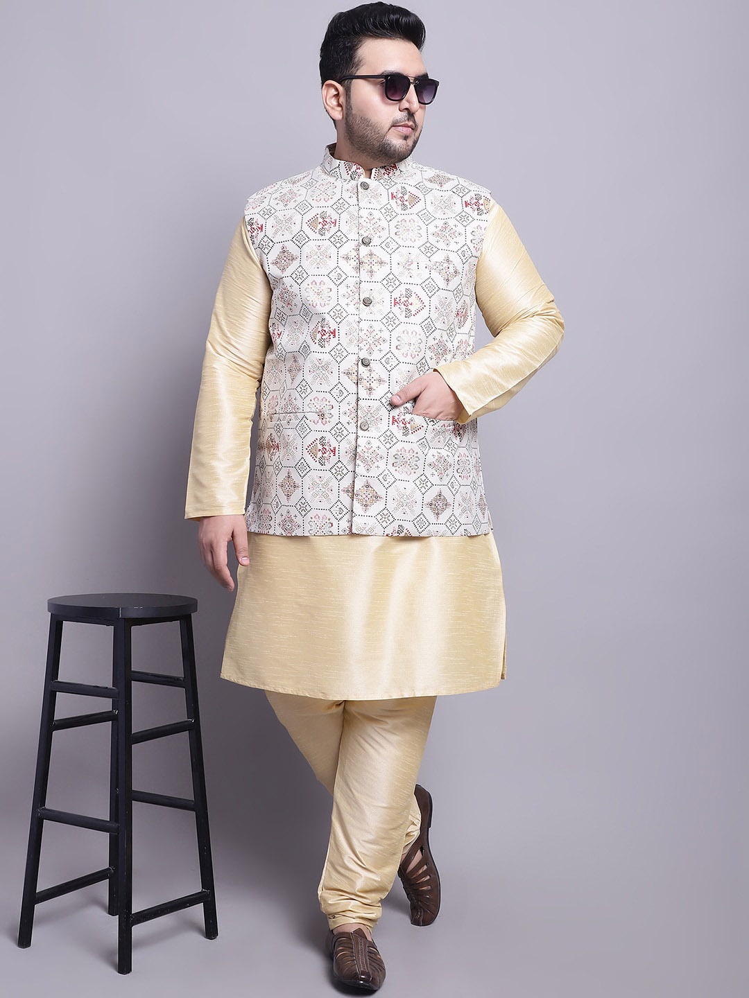 

SOJANYA PLUS Regular Silk Cotton Kurta With Pyjamas & Nehru Jacket, Gold