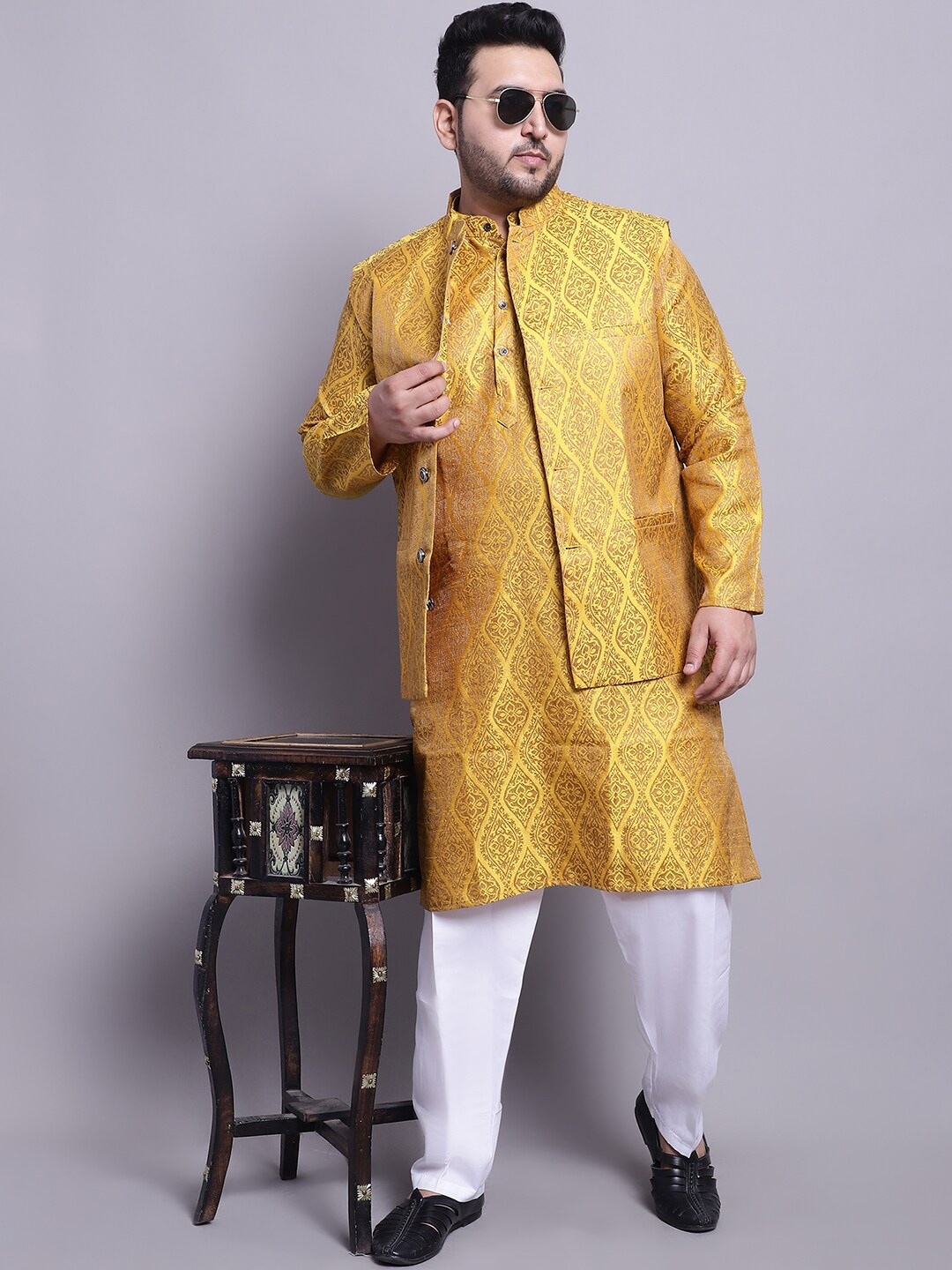 

SOJANYA PLUS Ethnic Motifs Woven Design Silk Cotton Kurta With Pyjamas & Nehru Jacket, Mustard