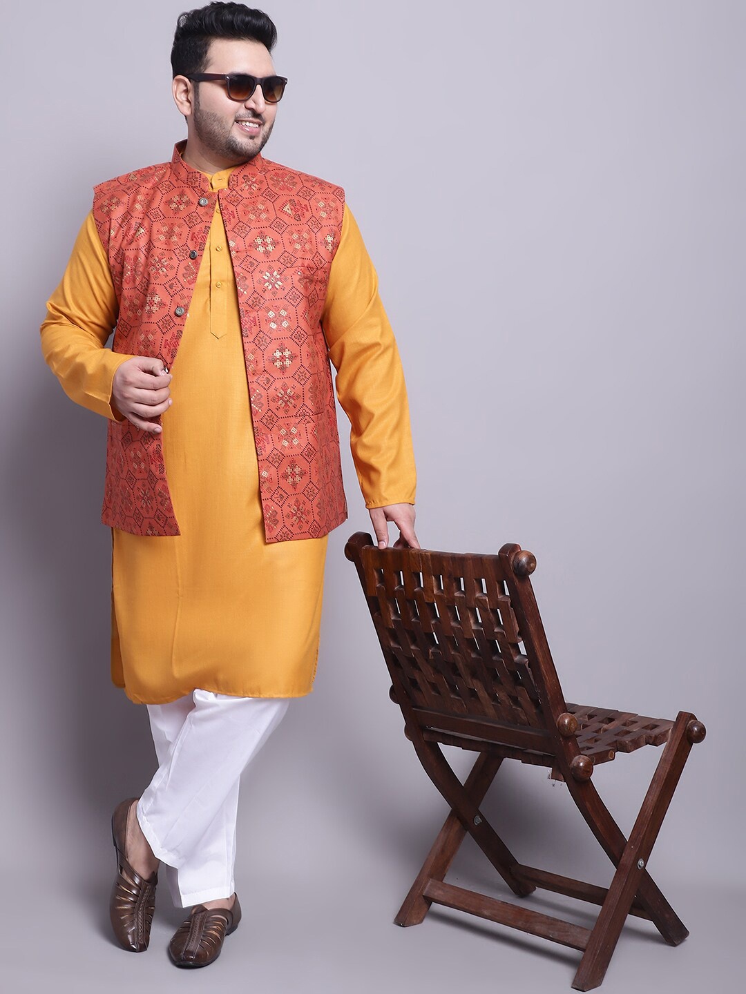 

SOJANYA PLUS Regular Cotton Linen Kurta With Pyjamas & Nehru Jacket, Mustard