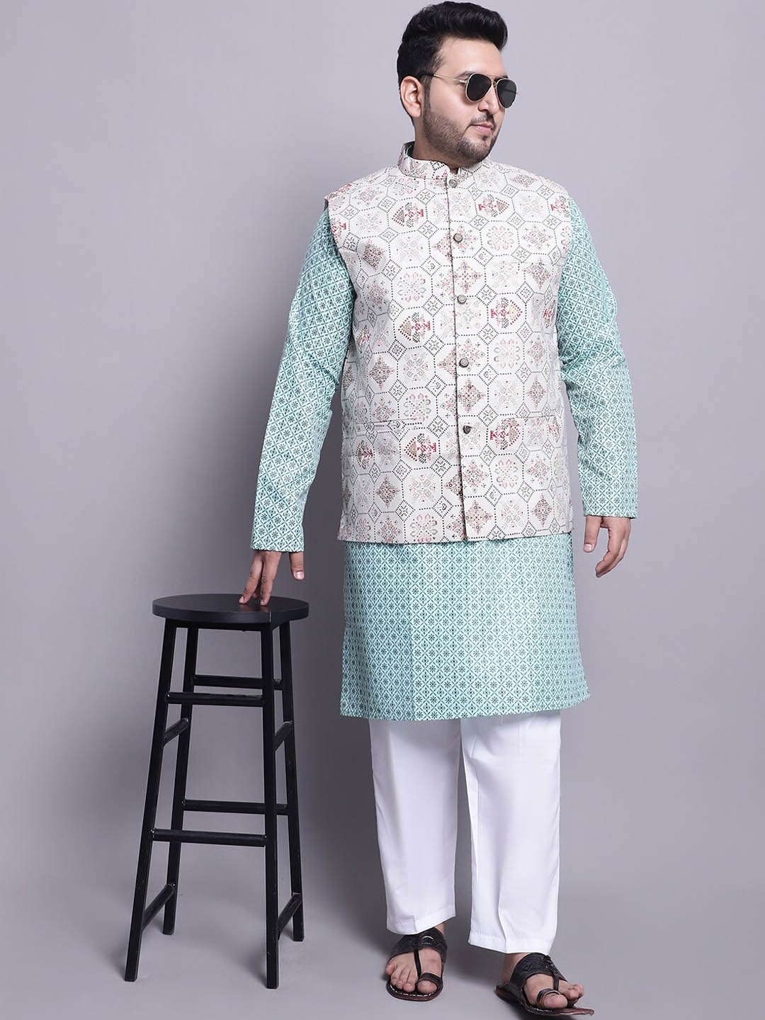 

SOJANYA PLUS Geometric Printed Kurta With Pyjamas & Nehru Jacket, Sea green