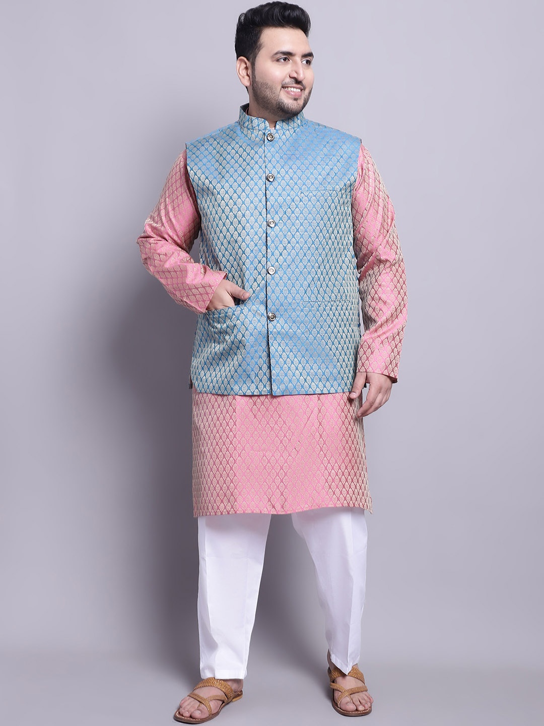 

SOJANYA PLUS Ethnic Motifs Woven Design Kurta With Pyjamas & Nehru Jacket, Pink