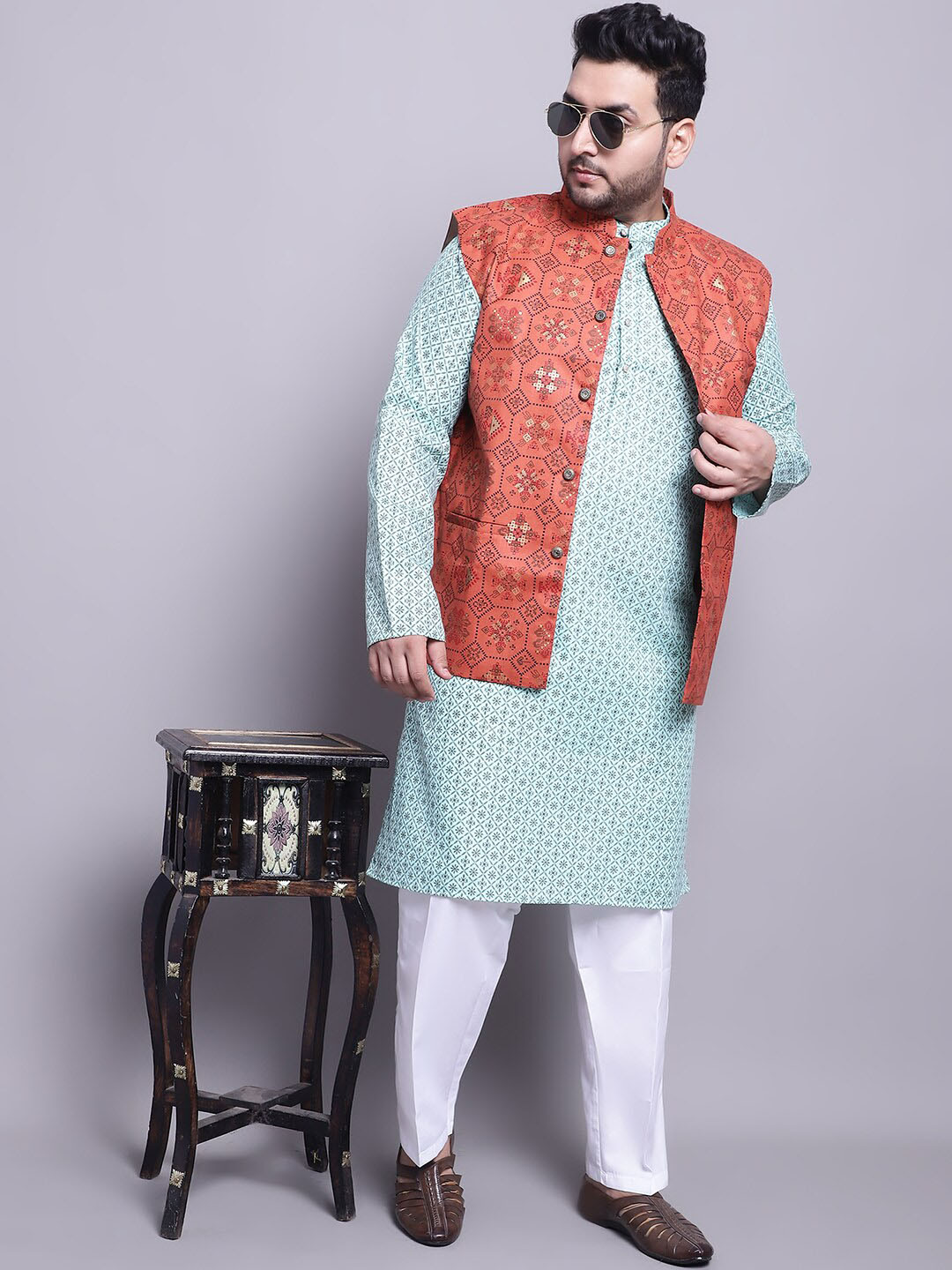 

SOJANYA PLUS Plus Size Ethnic Motifs Printed Kurta With Pyjamas & Nehru Jacket, Sea green