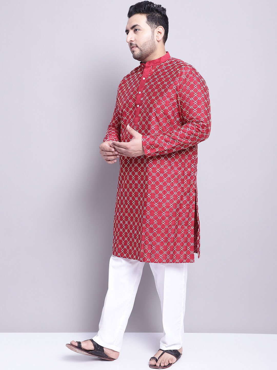 

SOJANYA PLUS Embroidered Regular Thread Work Kurta With Pyjamas & With Nehru Jacket, Maroon