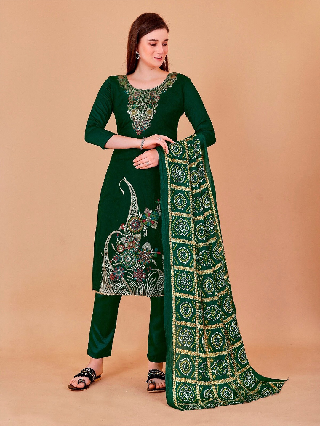 

APNISHA Ethnic Motifs Printed Pure Cotton Unstitched Dress Material, Green