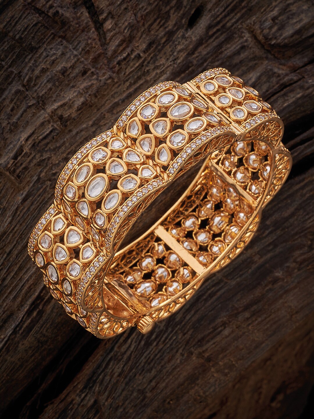 

Kushal's Fashion Jewellery Gold-Plated & Kundan-Studded Bangle